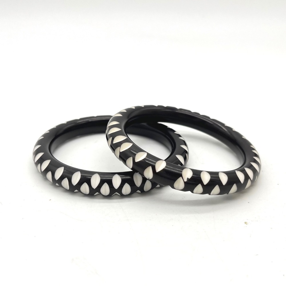 Vintage Black and White Carved Bangle Bracelet Set of 2 Retro Mod Style